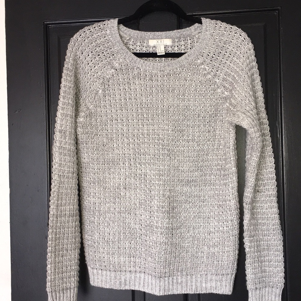Women's Silver/Gray Chunky Cable Crewneck Sweater